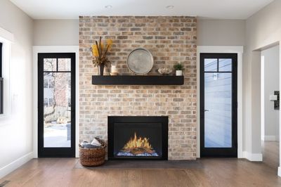 Modern Flames: Orion 26" Traditional Heliovision Fireplace — primary view